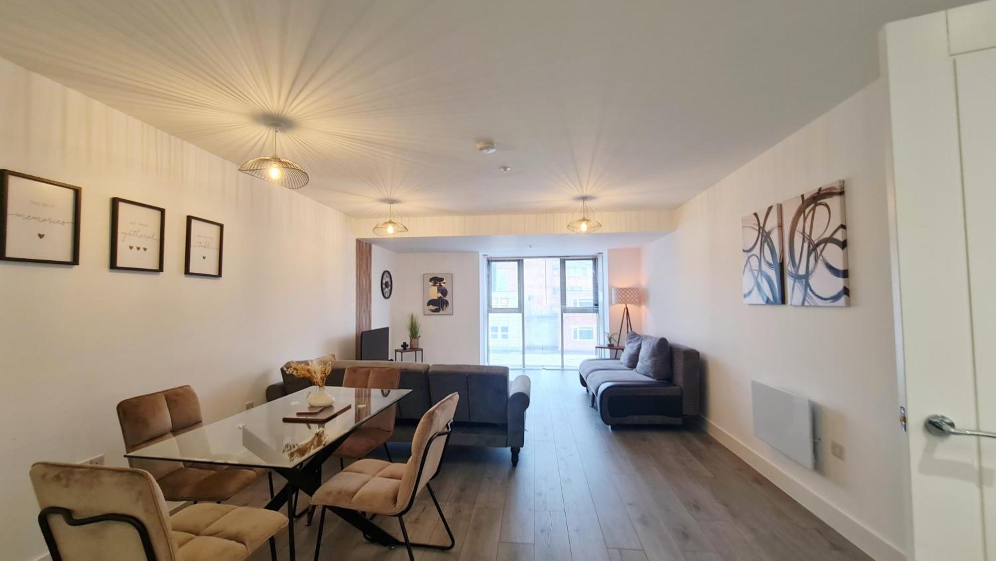 Premium Near Harry Potter And Luton Airport