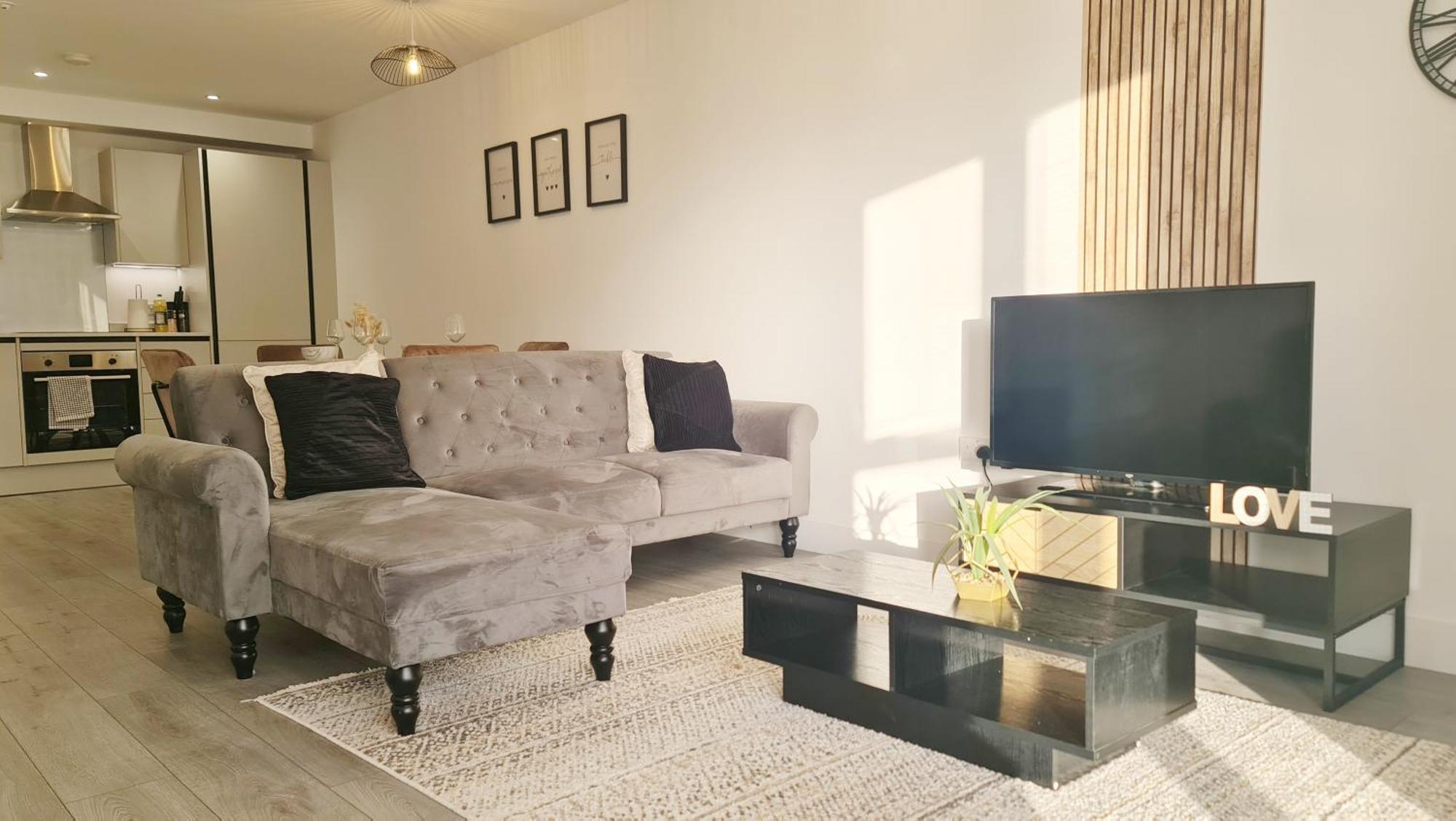 Premium Near Harry Potter And Luton Airport